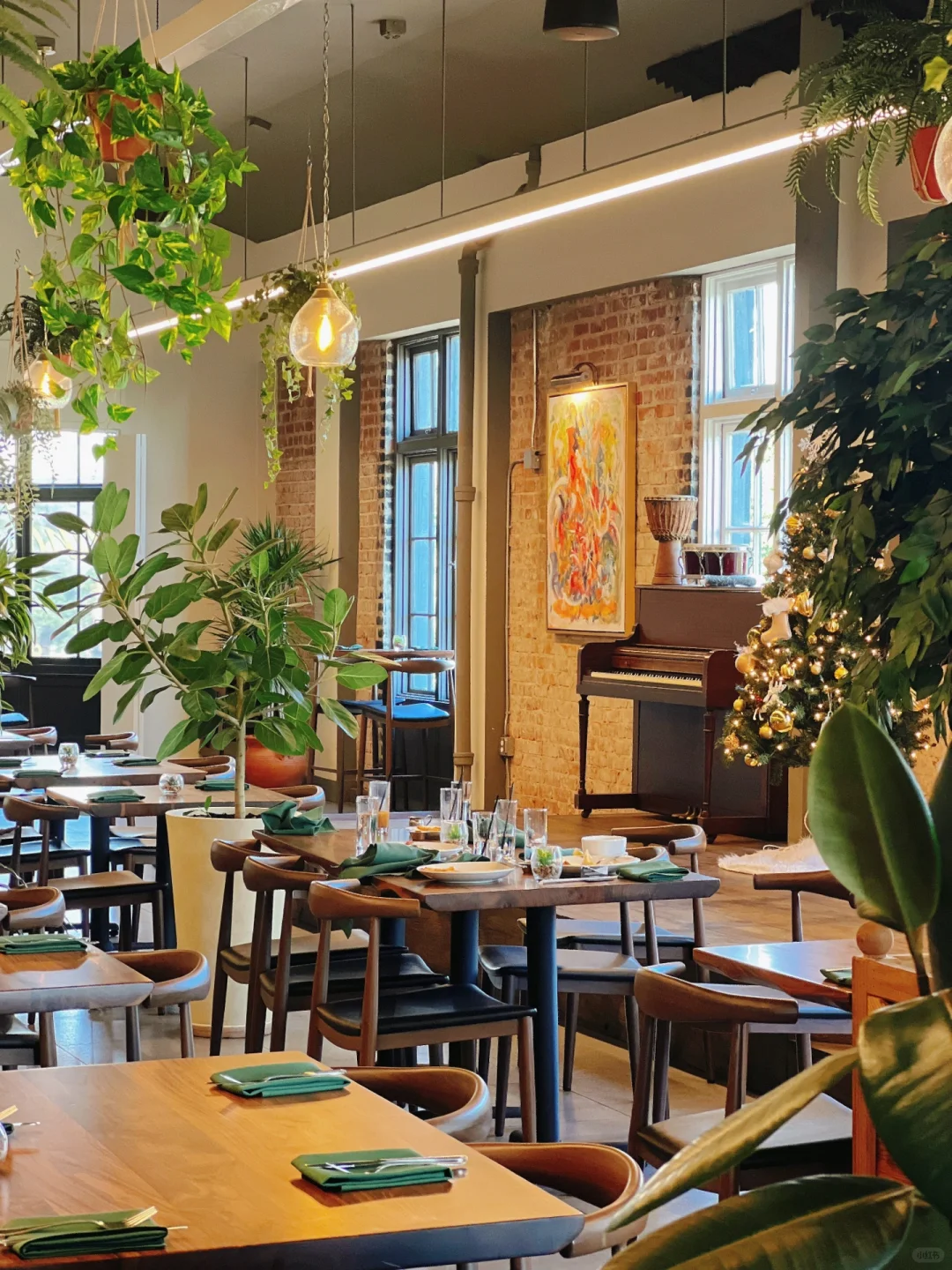 LA New Spot | Hidden Urban Oasis Brunch: A Green Fairyland in the Heart of the City