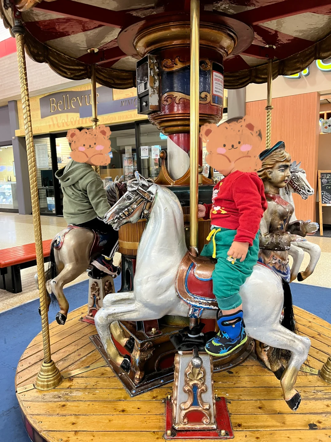 "Crossroads Mall: Seattle & Surroundings - Kid-Friendly Spots Guide #52"