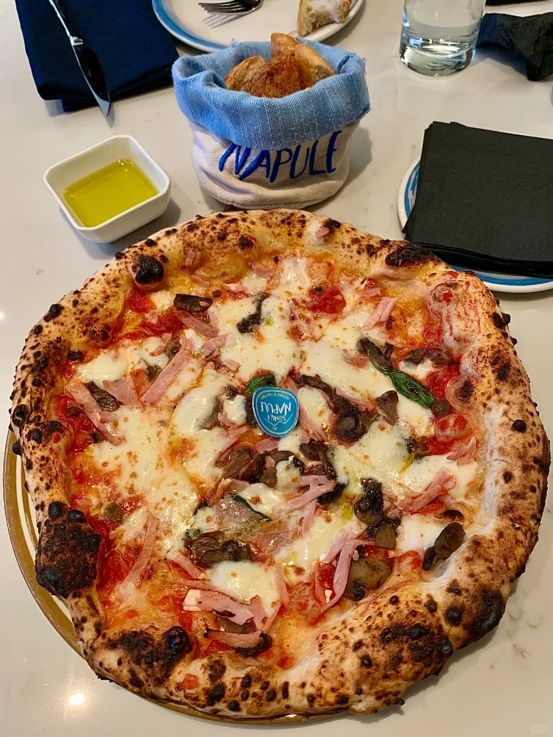 New York | The Neapolitan Pizza So Good, You’ll Keep Eating Even If You’re Stuffed