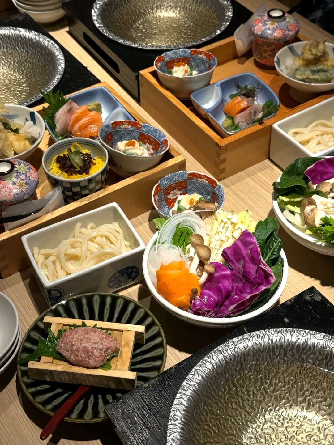 🇯🇵 In Osaka, dining is all about going with the flow...