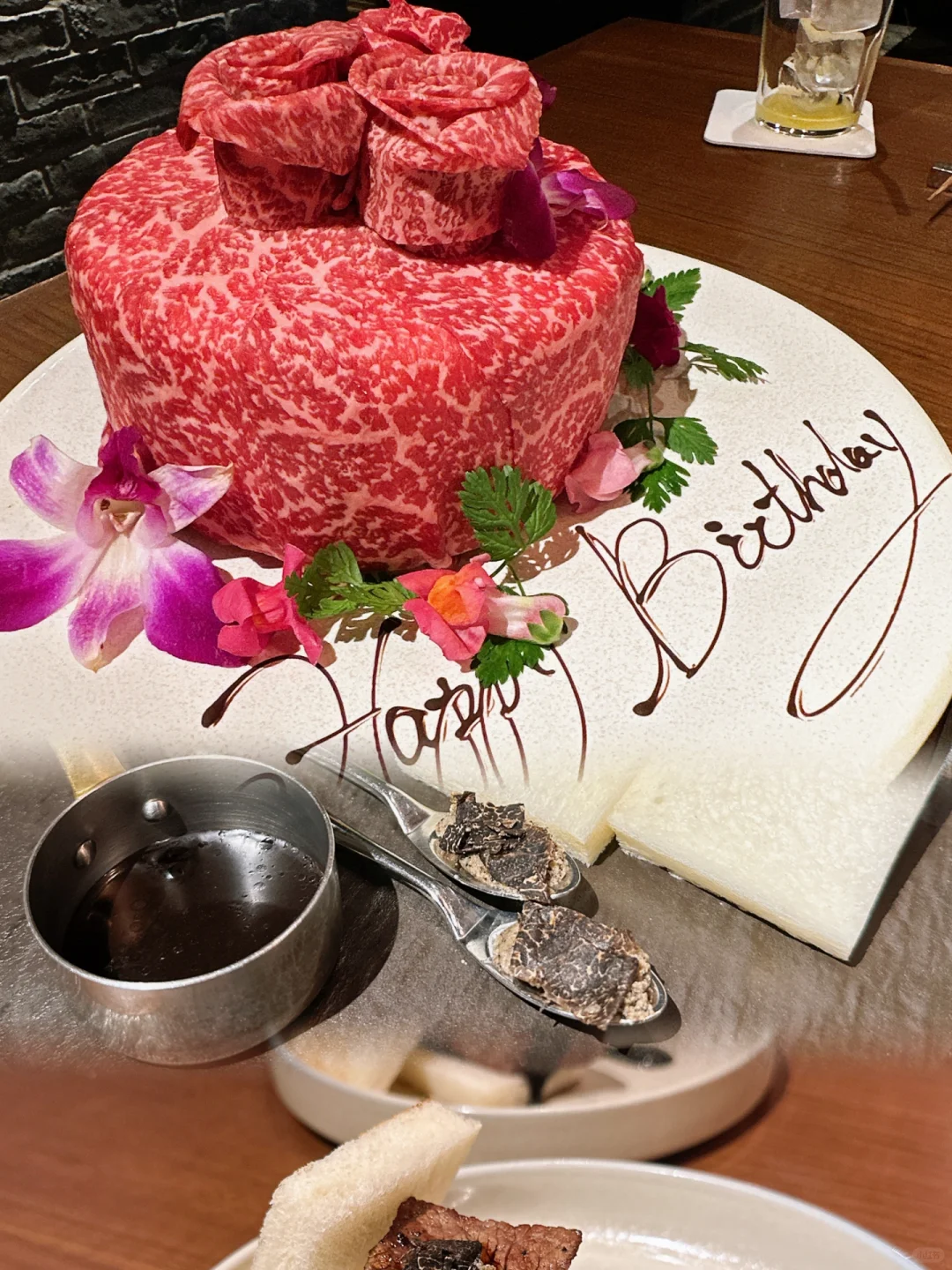 🎂 The Best Michelin-Starred Yakiniku Restaurant in Tokyo for Celebrating Birthdays! 🎉