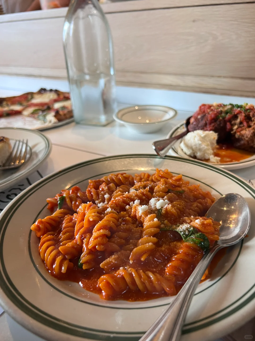 LA | Jennie & Cardi B's Faves Are So Delicious 🍝