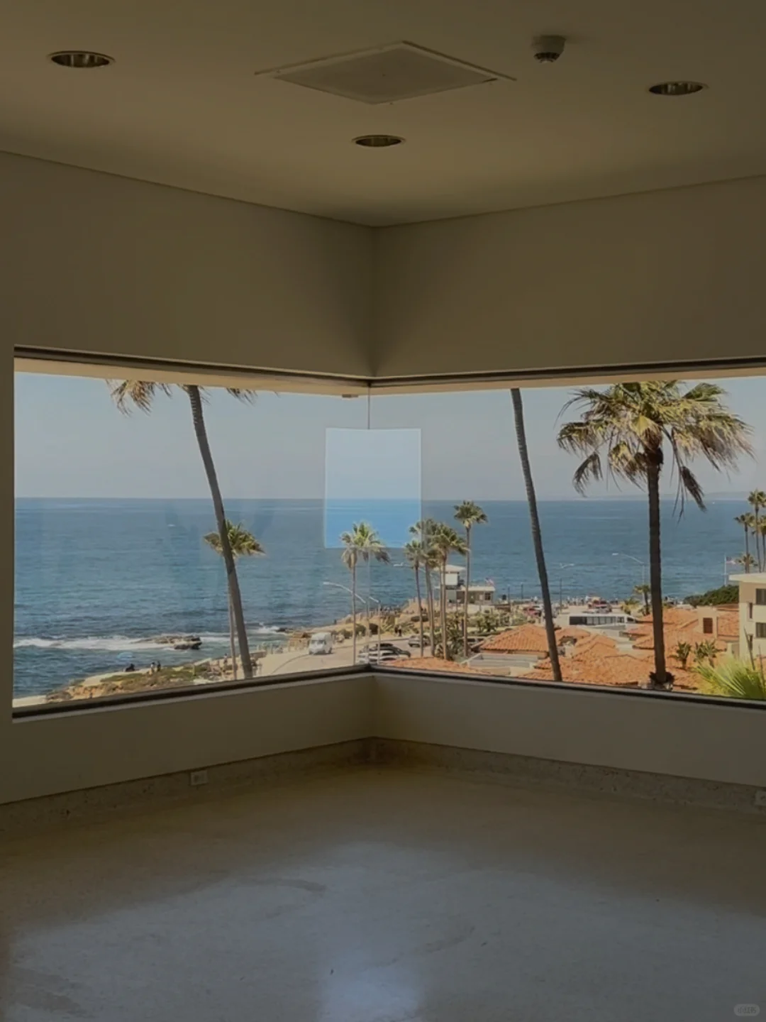 "An Exquisitely Romantic Seaside Art Museum 💙"