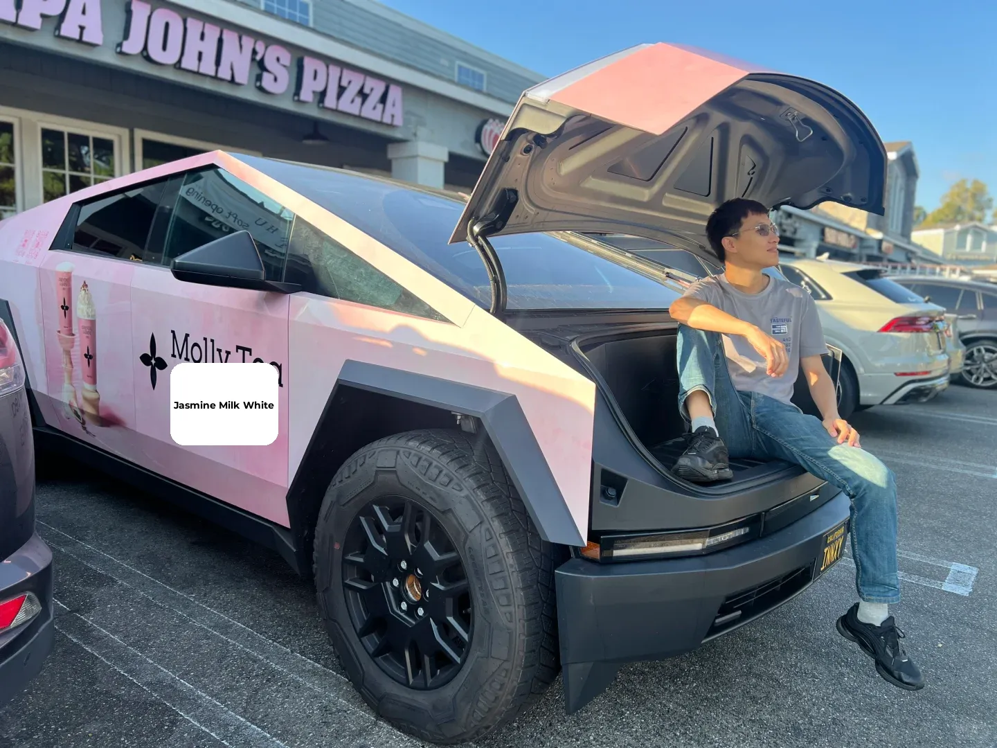 Cybertruck in Ultra Pink