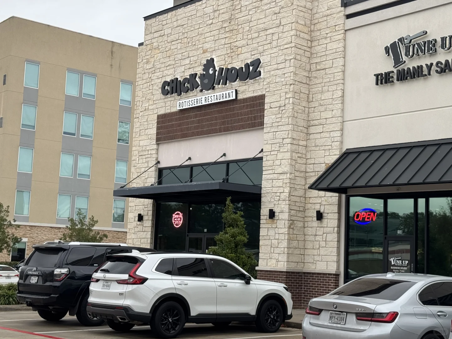 Today's Houston Check-In: Chick Houz