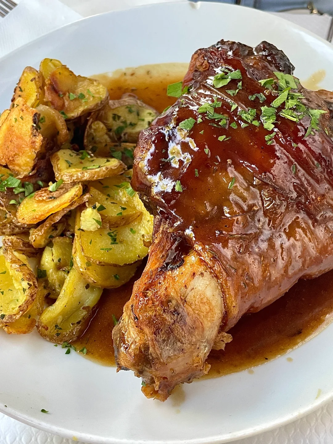 🇫🇷 Paris: Who Can Resist Crispy, Juicy Pork Knuckle and Duck Leg?