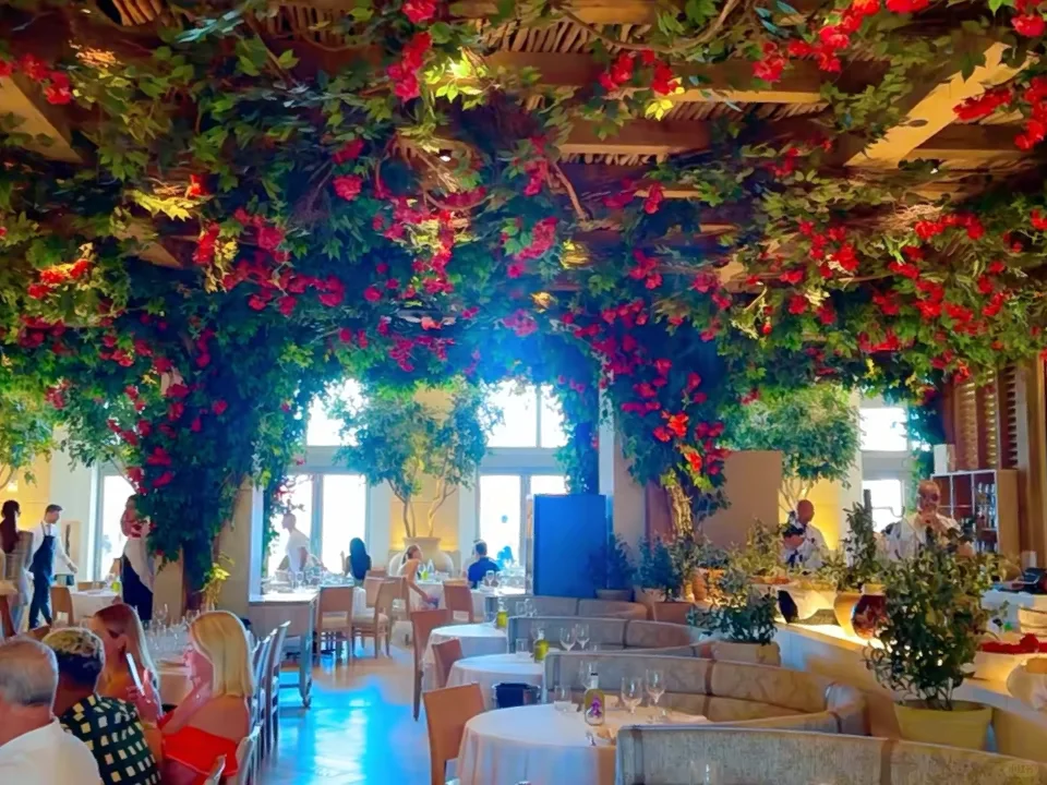 Miami's Stunning Greek 🇬🇷 Restaurant with Breathtaking Views