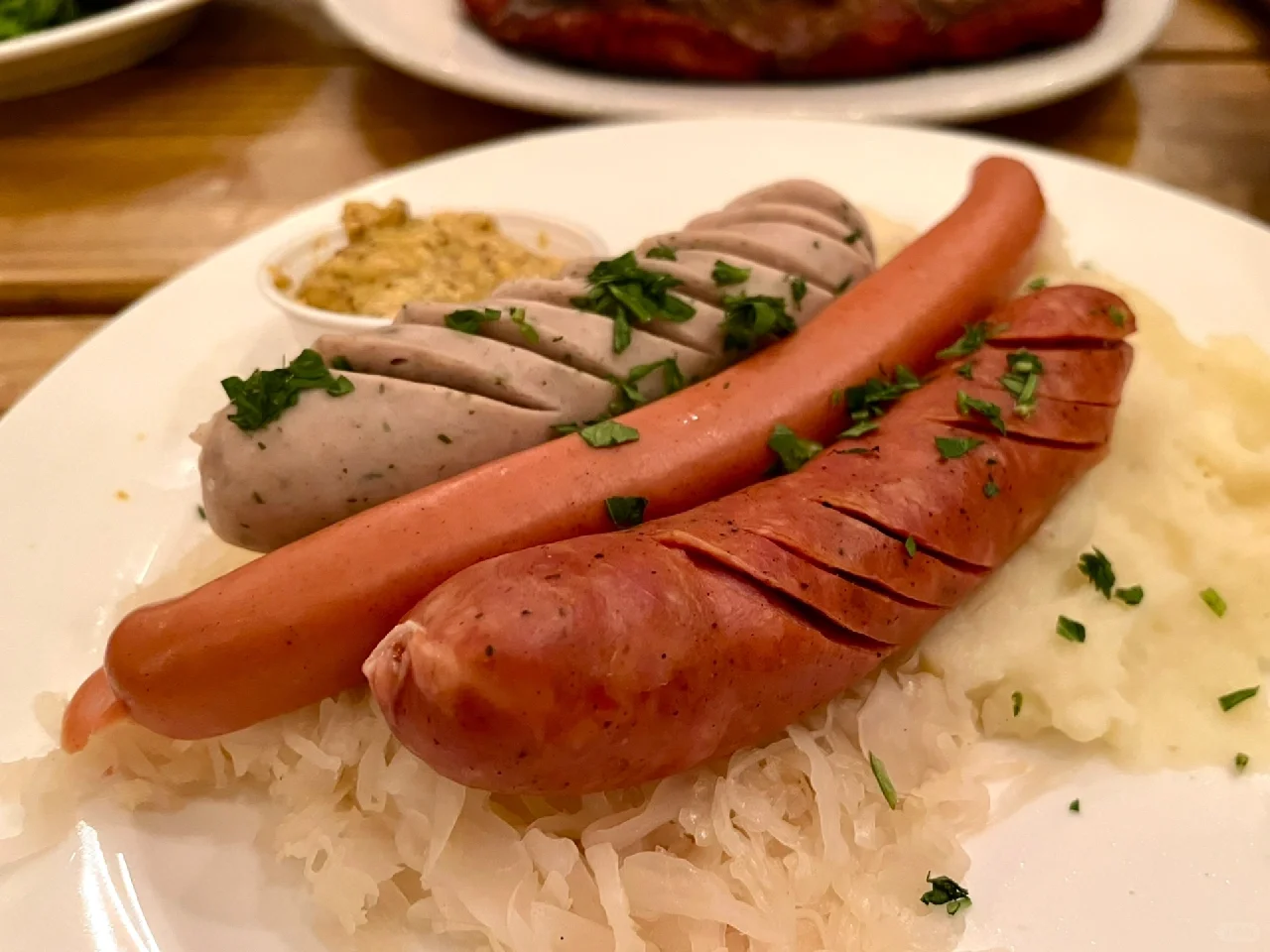 New York | The Unending Bliss of German Sausages and Beer