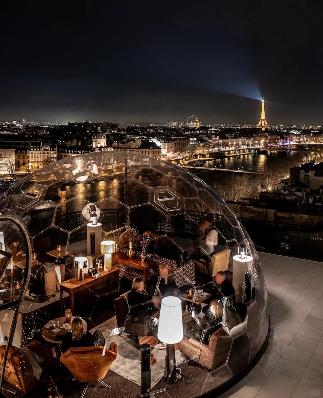 Paris Cheval Blanc Hotel | This Rooftop Bar Is Simply Unbeatable!