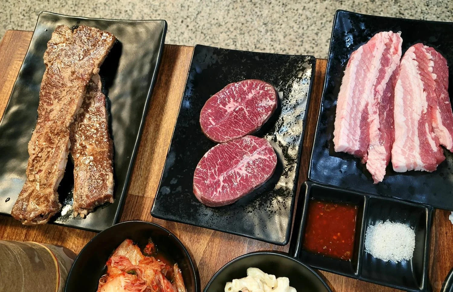 At a "Dingy Old Hole-in-the-Wall" BBQ Spot in Orlando, Feast on Snow Crab Legs for Just $7.99!!!