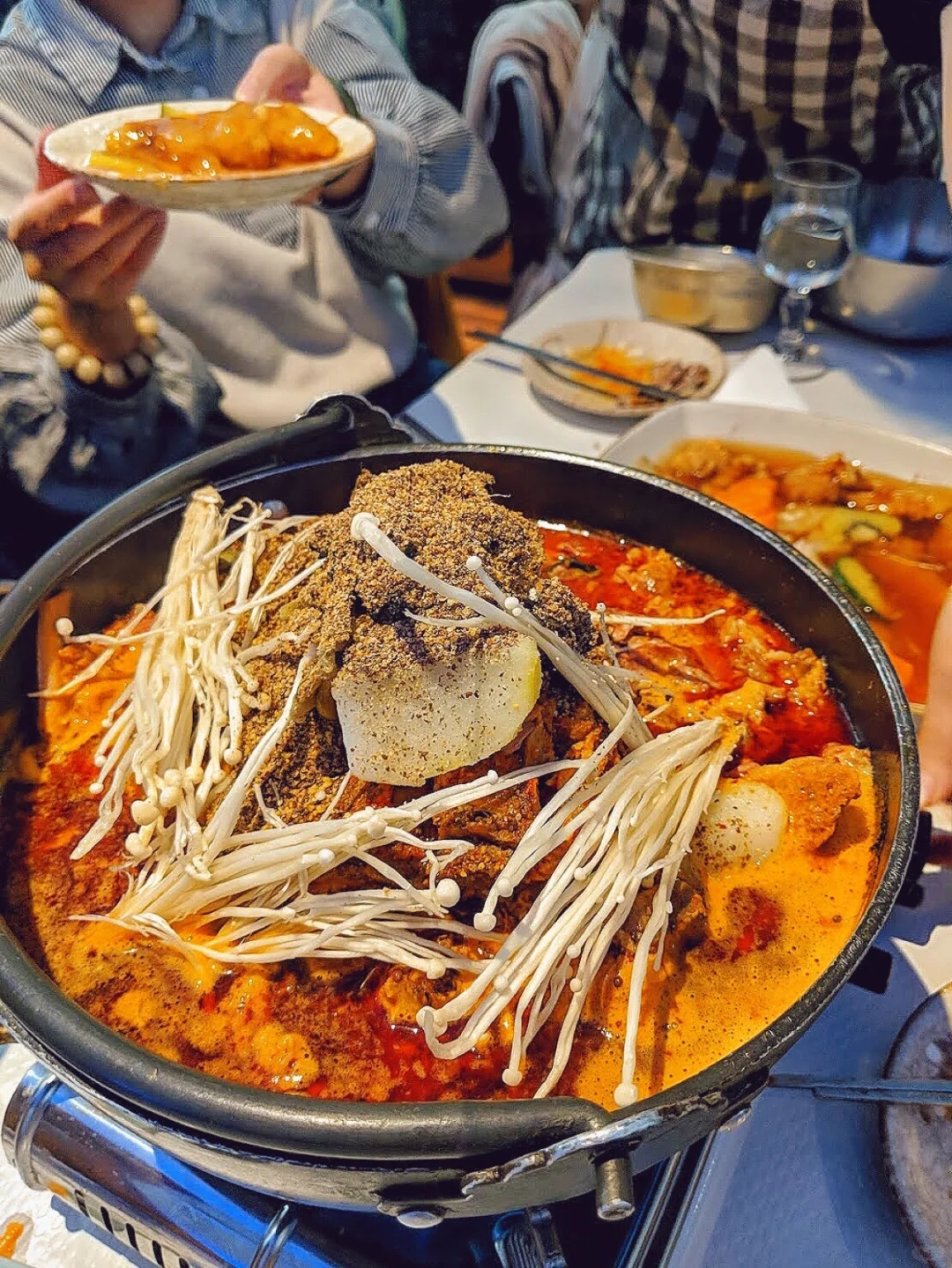 Paris Foodie Adventure | Super Yummy Korean Bone Soup and Sizzling Bibimbap