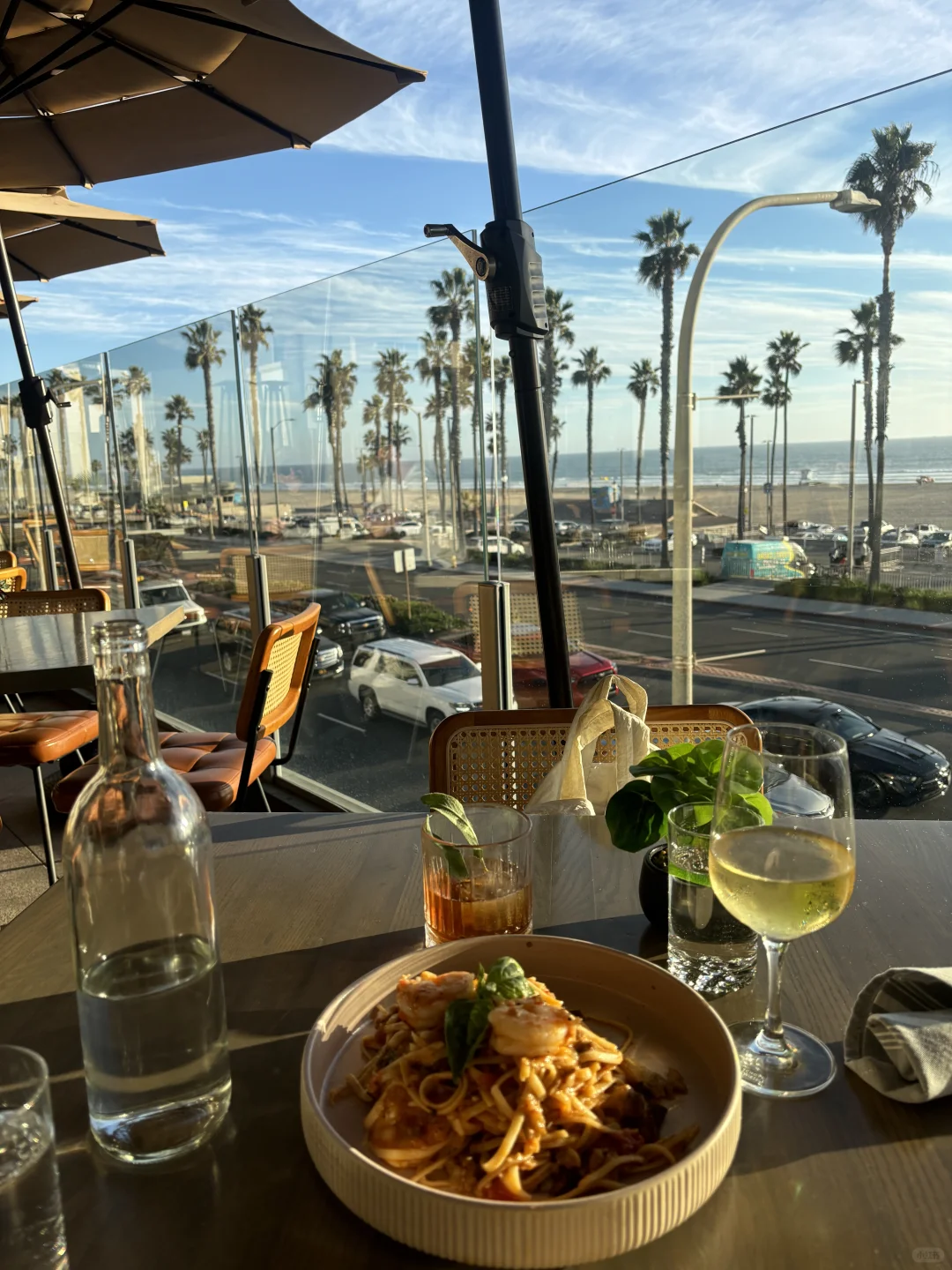 This Beachside Spot in Los Angeles is So Stunning I Can't Handle It 🍴Jolie