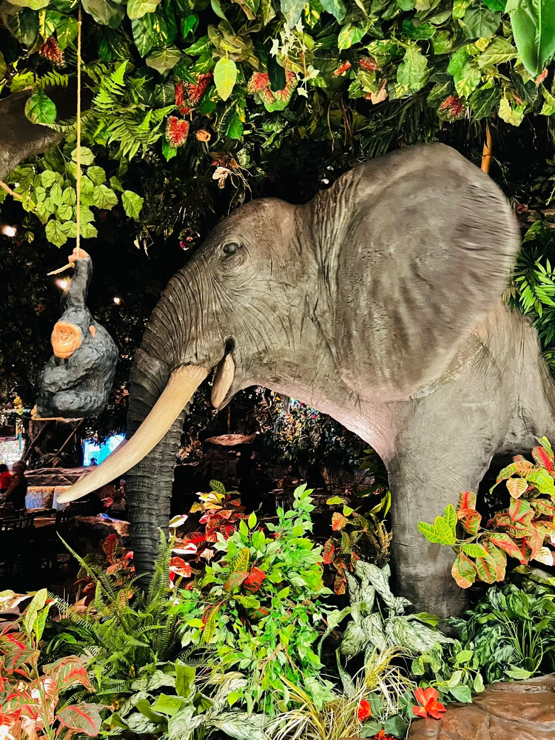 Chicago Food Guide | Family-Friendly Dining at RainForest Cafe