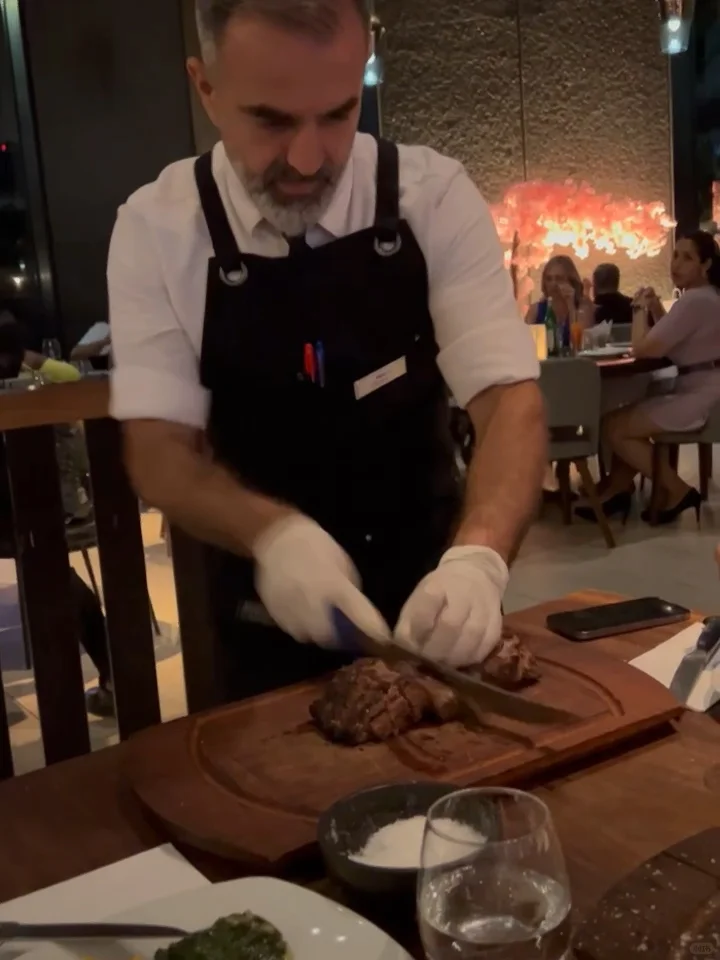 Salt Bae's NYC Steakhouse Nusr-Et 🐮