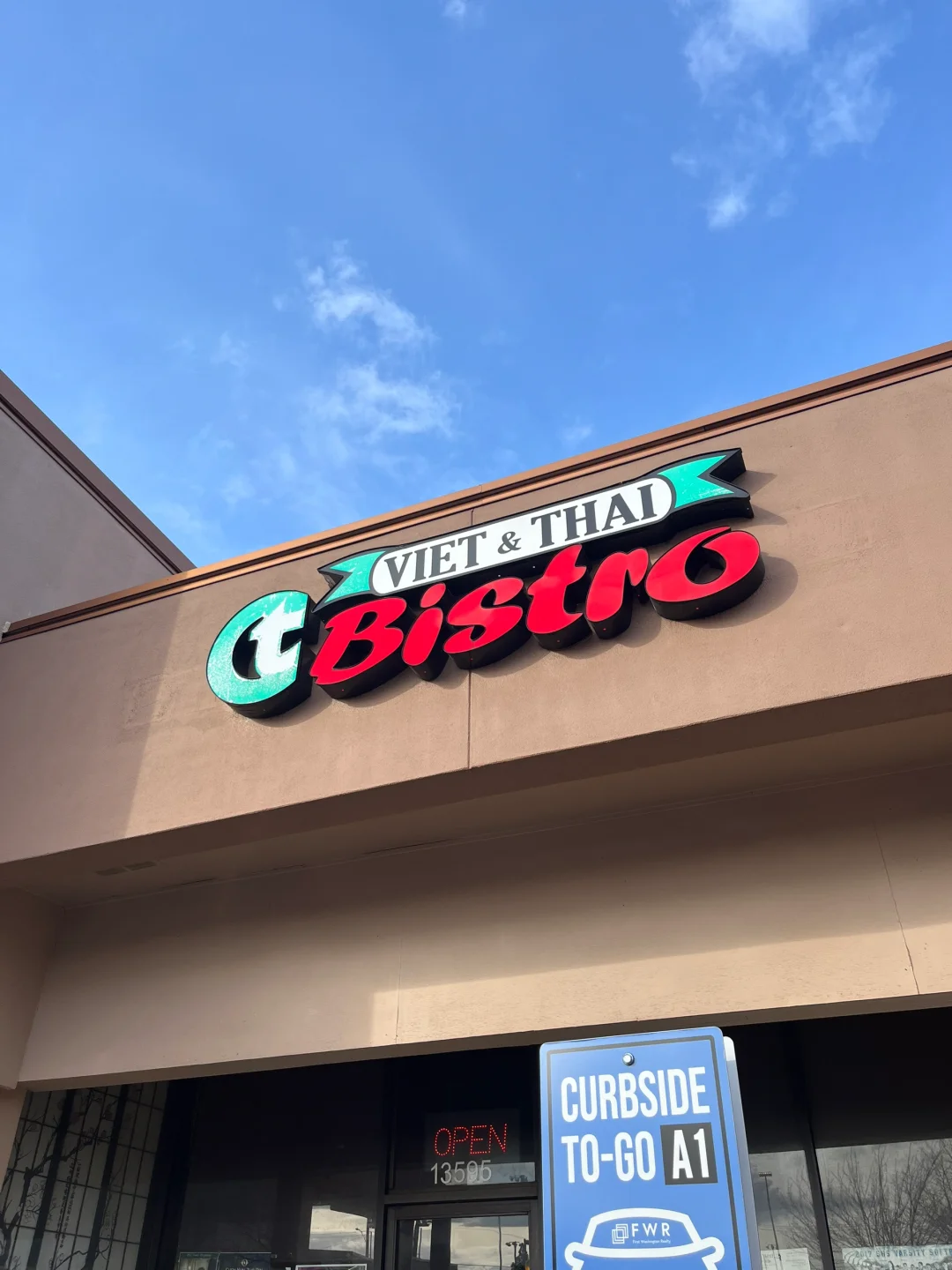 "Daily Food Diary: Homestyle Vietnamese and Thai Cuisine at Cedar Mill"