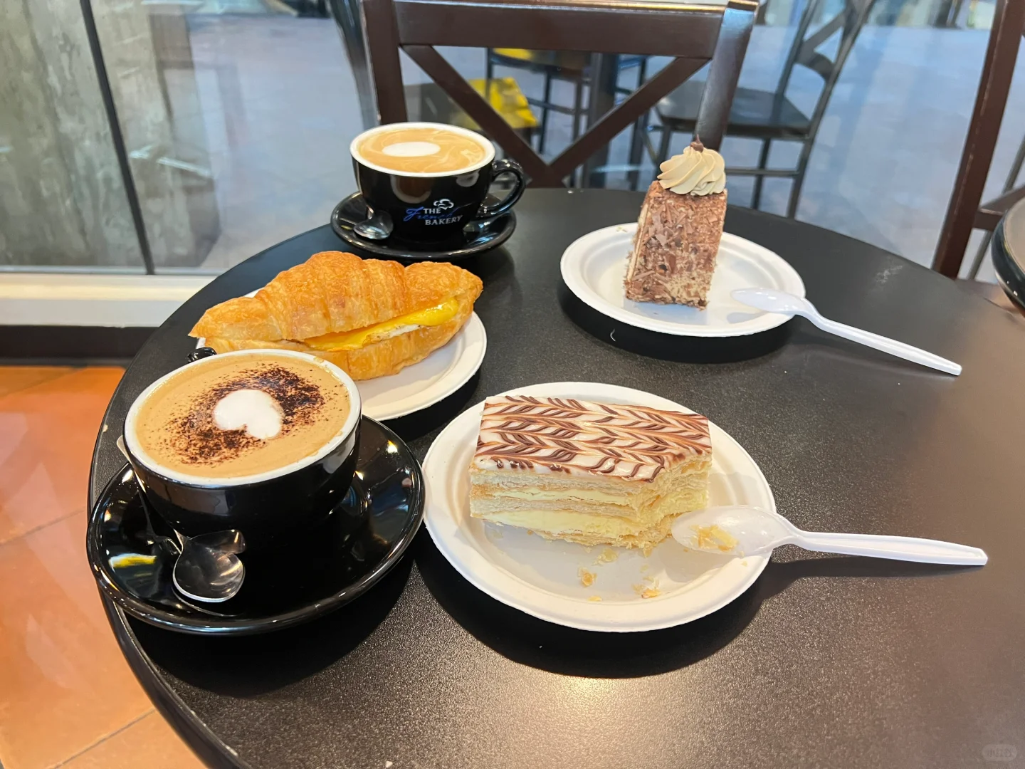 Bellevue, Seattle: A Cake Shop That’s Not Too Sweet