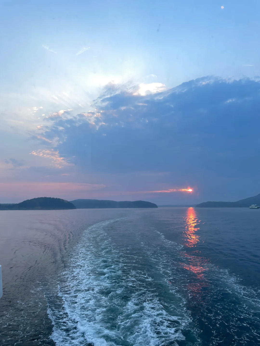 Seattle Through the Seasons! | Spring & Summer 🏄🏔️🐳♨️