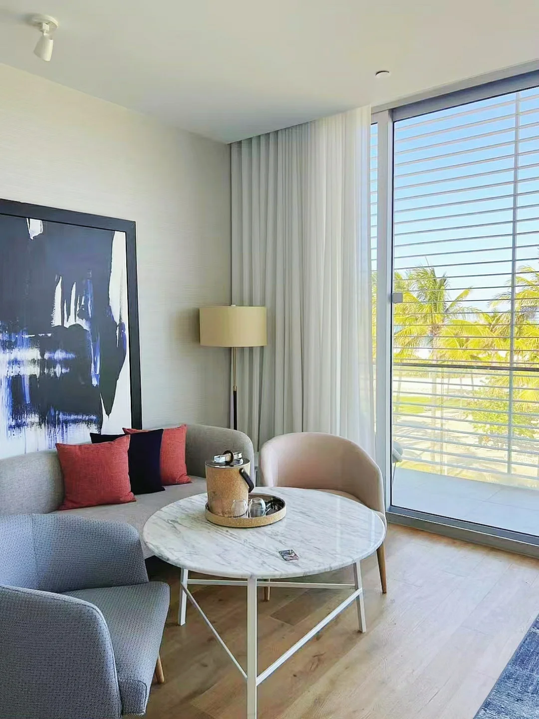 Finding a Hidden Gem Budget Hotel in Portland Worth Staying at for a Year 🔥