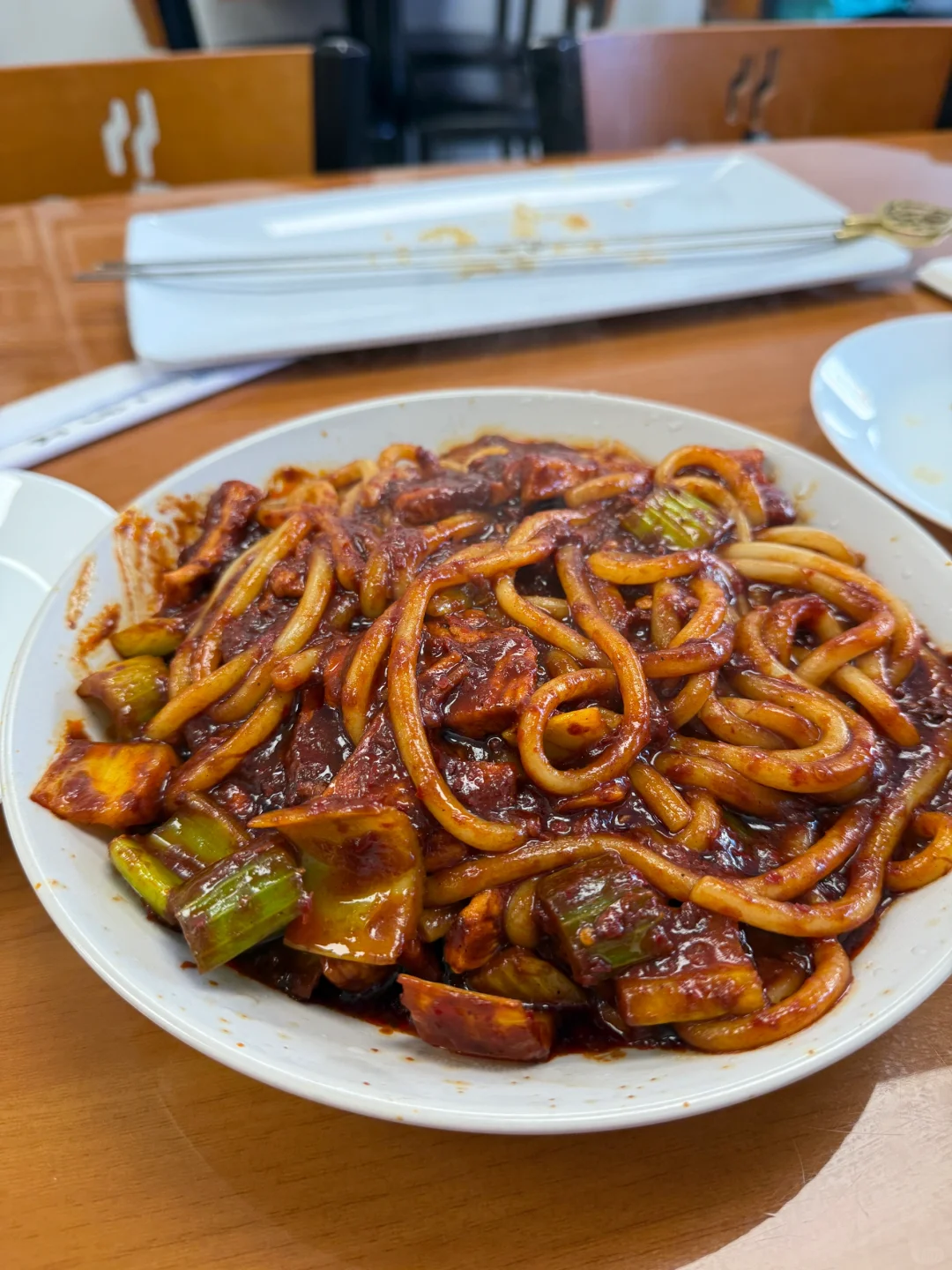 "After Dodging the Hype, I Finally Found Delicious Xinjiang Stir-Fried Rice Noodles in New York"