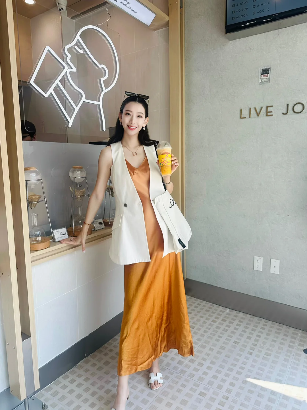 Wenya's Vlog: Heytea's First Store in North America Opens in Beverly Hills ❤️