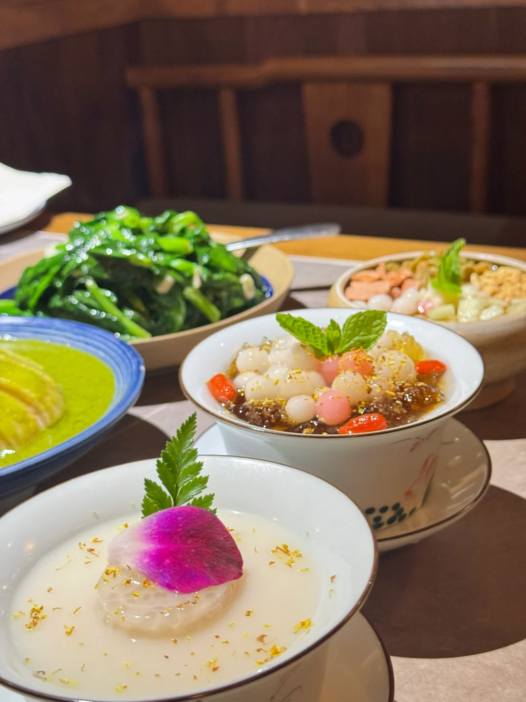 LA | A Beautiful Chinese Restaurant with a Picturesque Bridge and Flowing Water