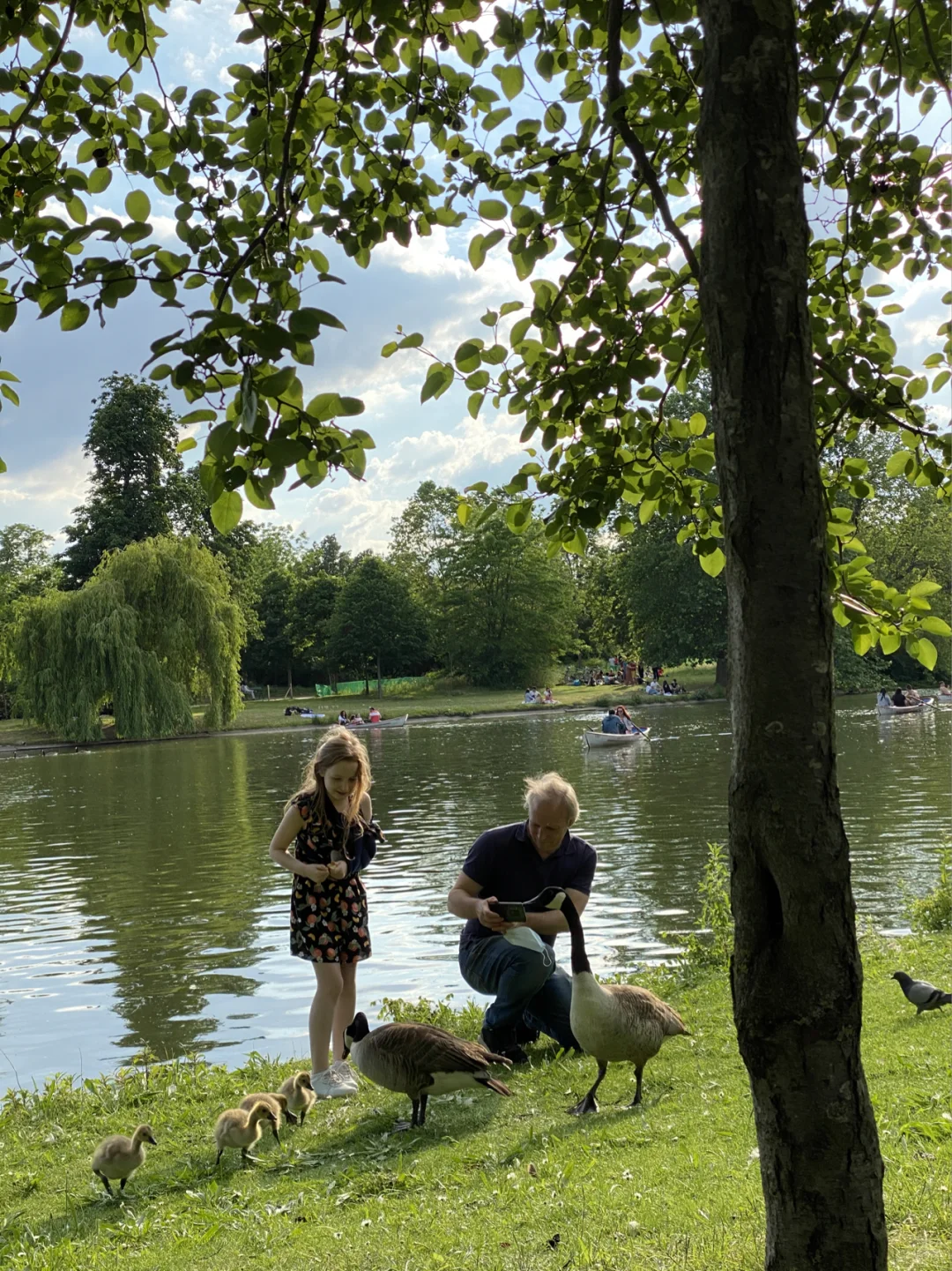 Paris Moments | Parc de Vincennes Offers Boat Rides!!!