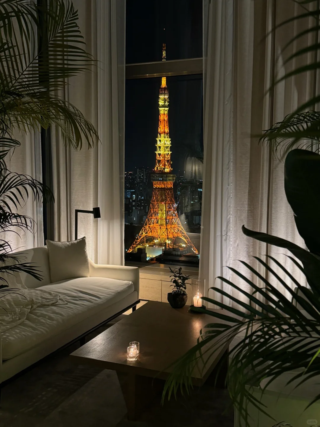 Hidden Speakeasy in Tokyo: The Drink Menu Actually Glows 💡