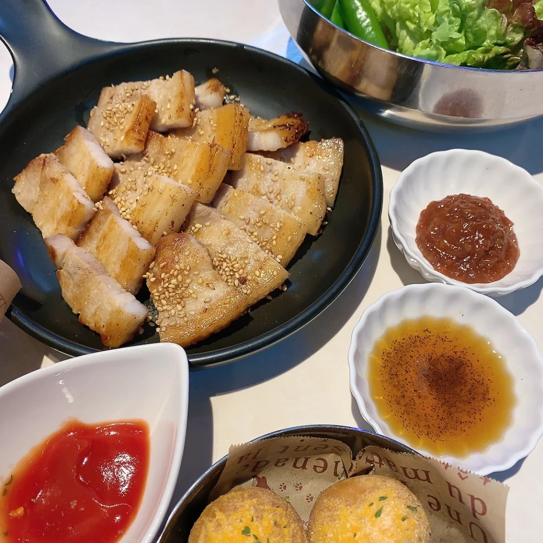 Check Out This Cool Instagrammable Korean Restaurant in Osaka
