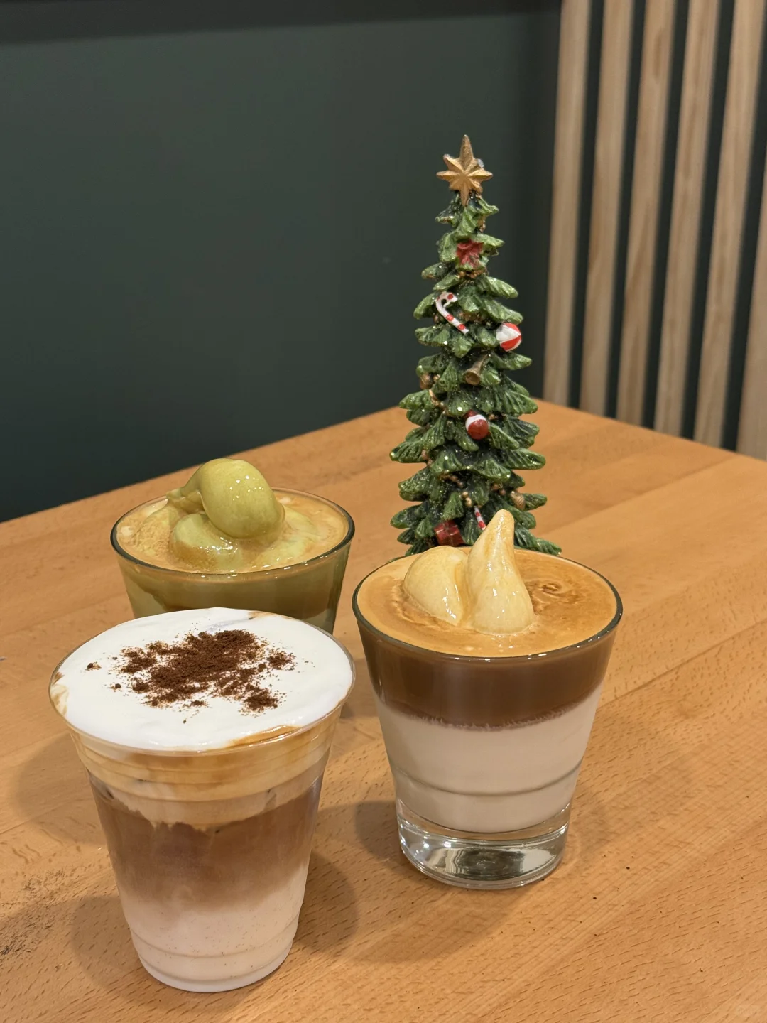 Atlanta | 🎄 A Cozy Coffee Shop with a Festive Vibe