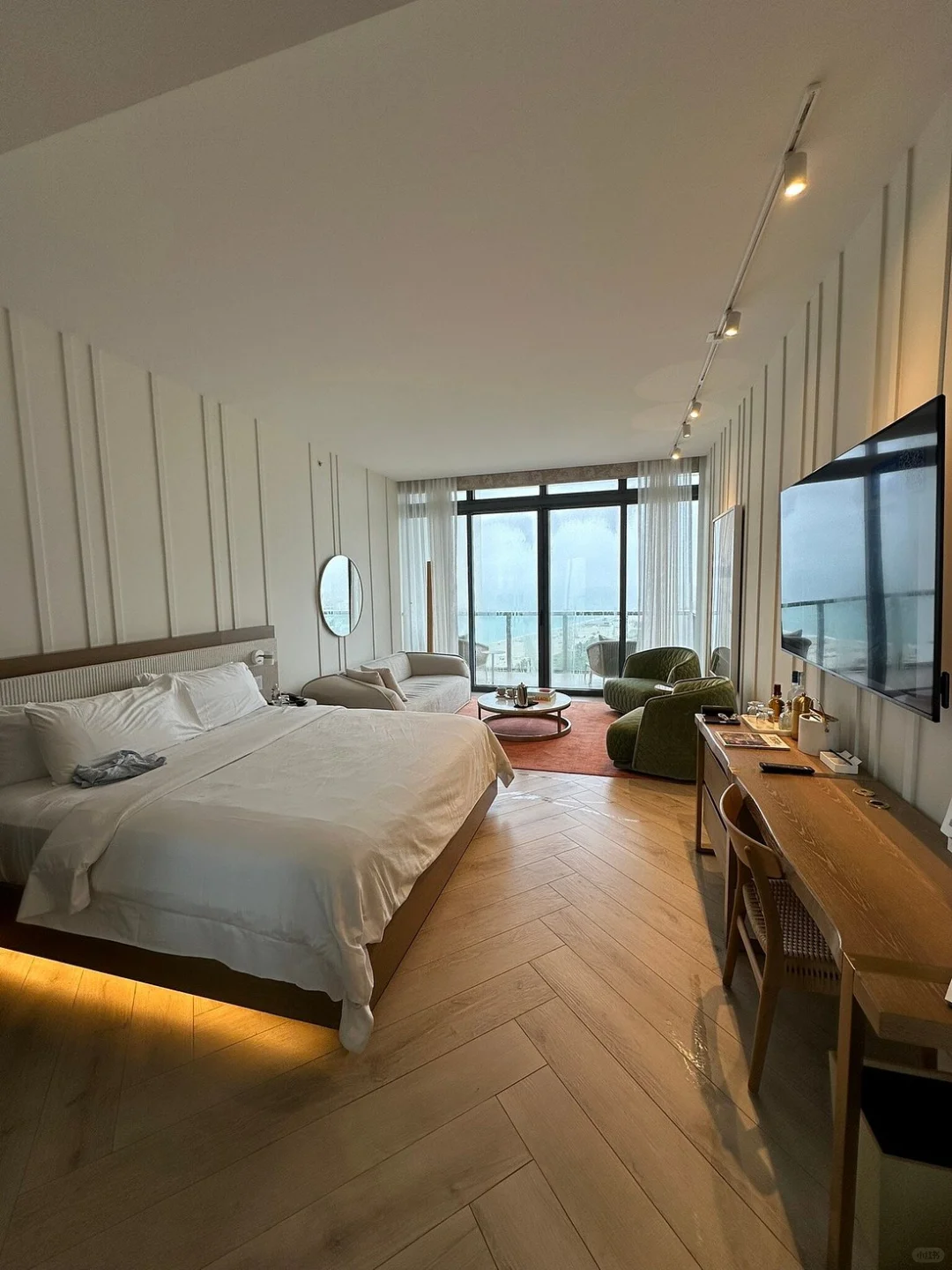 "Miami! 6 Days, 5 Nights of Unbeatable Stays! Can’t Wait to Come Back!"