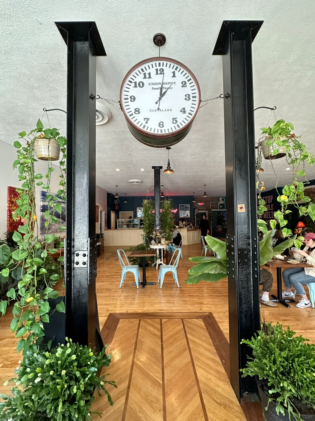 Instagram-Worthy Café in Lorain, West of Cleveland