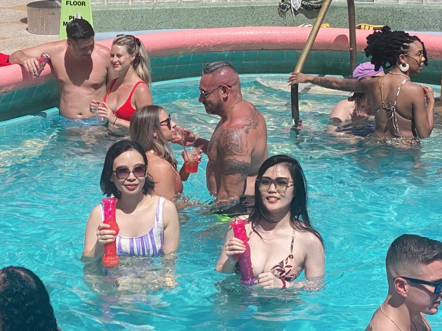 Miami Cocktail Bar & Restaurant Guide