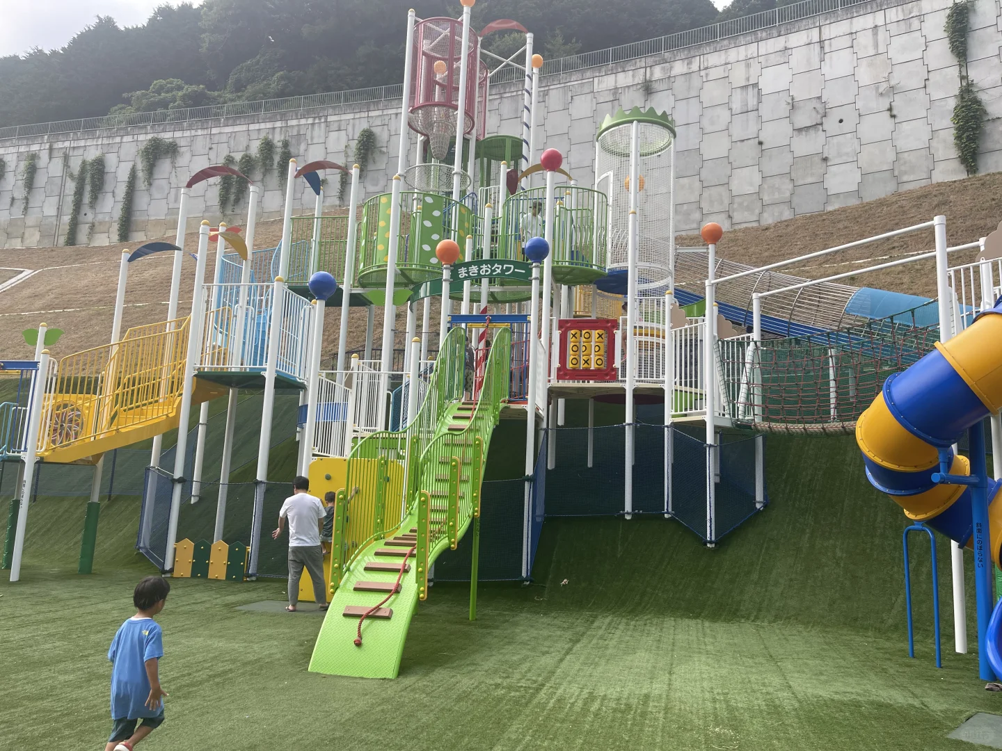 A One-Hour Drive from Osaka: Perfect Spot for a Family Day Out