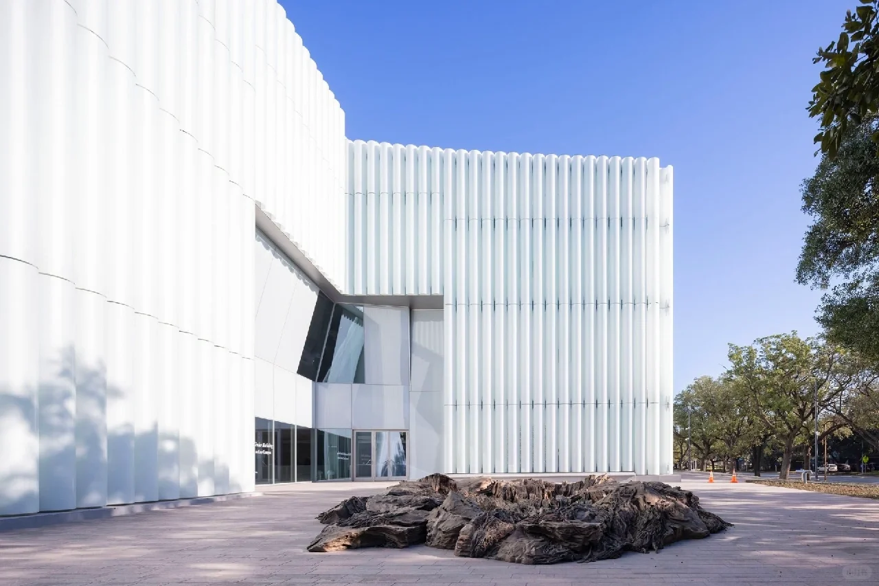 Daily Architectural Inspiration #06: The Museum of Fine Arts, Houston – The Glassell School of Art by Steven Holl