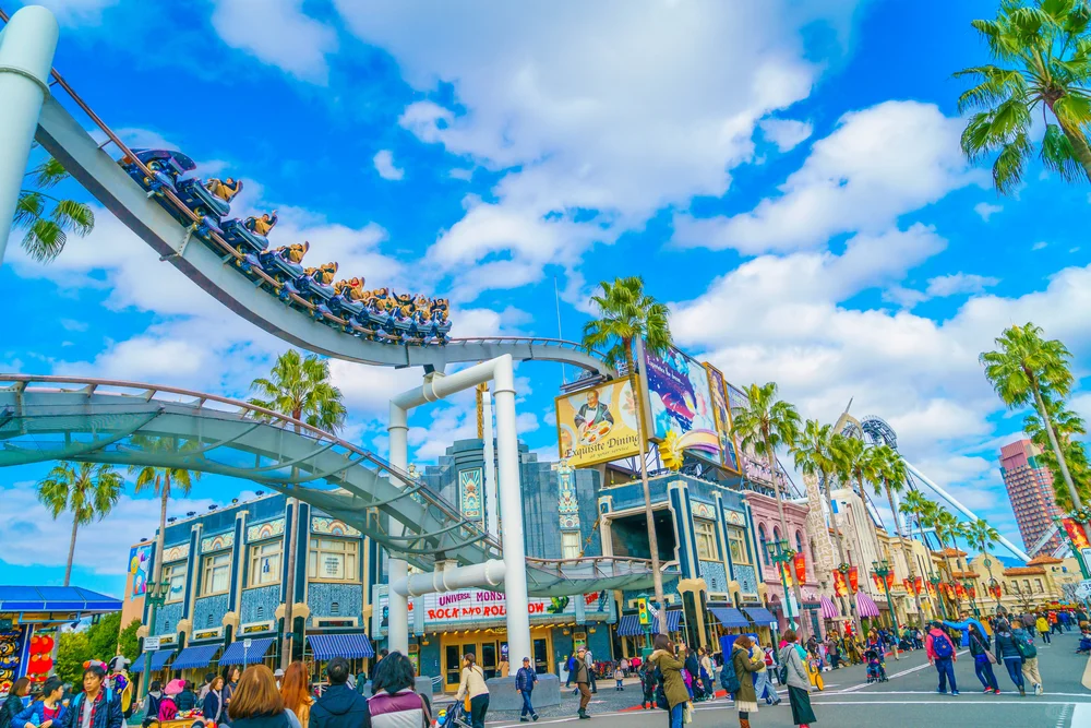 Discover Japan's Top 10 Theme Parks 🎢🎠