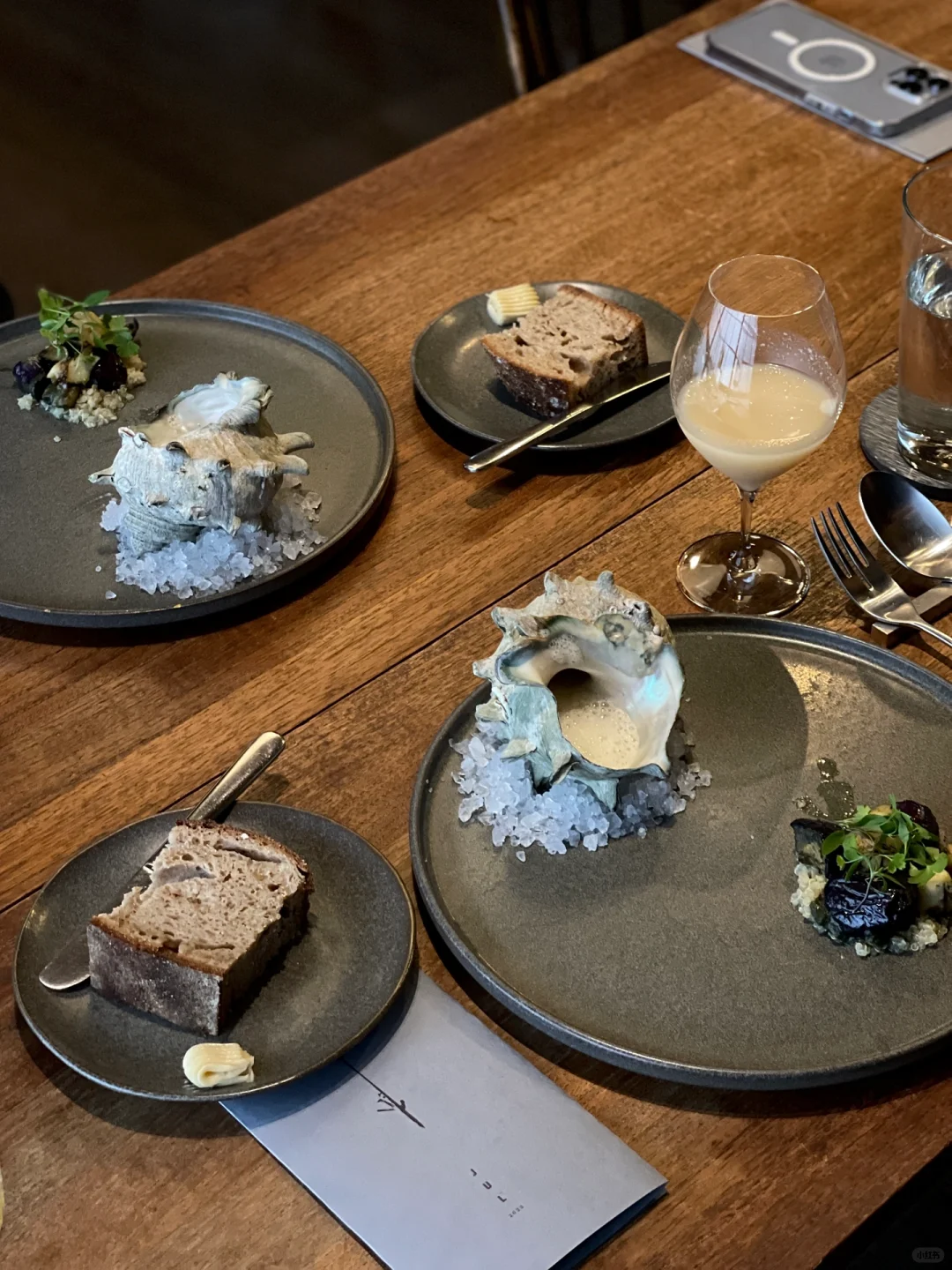 🇯🇵 Dining in a Cozy Japanese Cabin in Akihabara: A Fusion of French Cuisine with Japanese Flavors 🦌