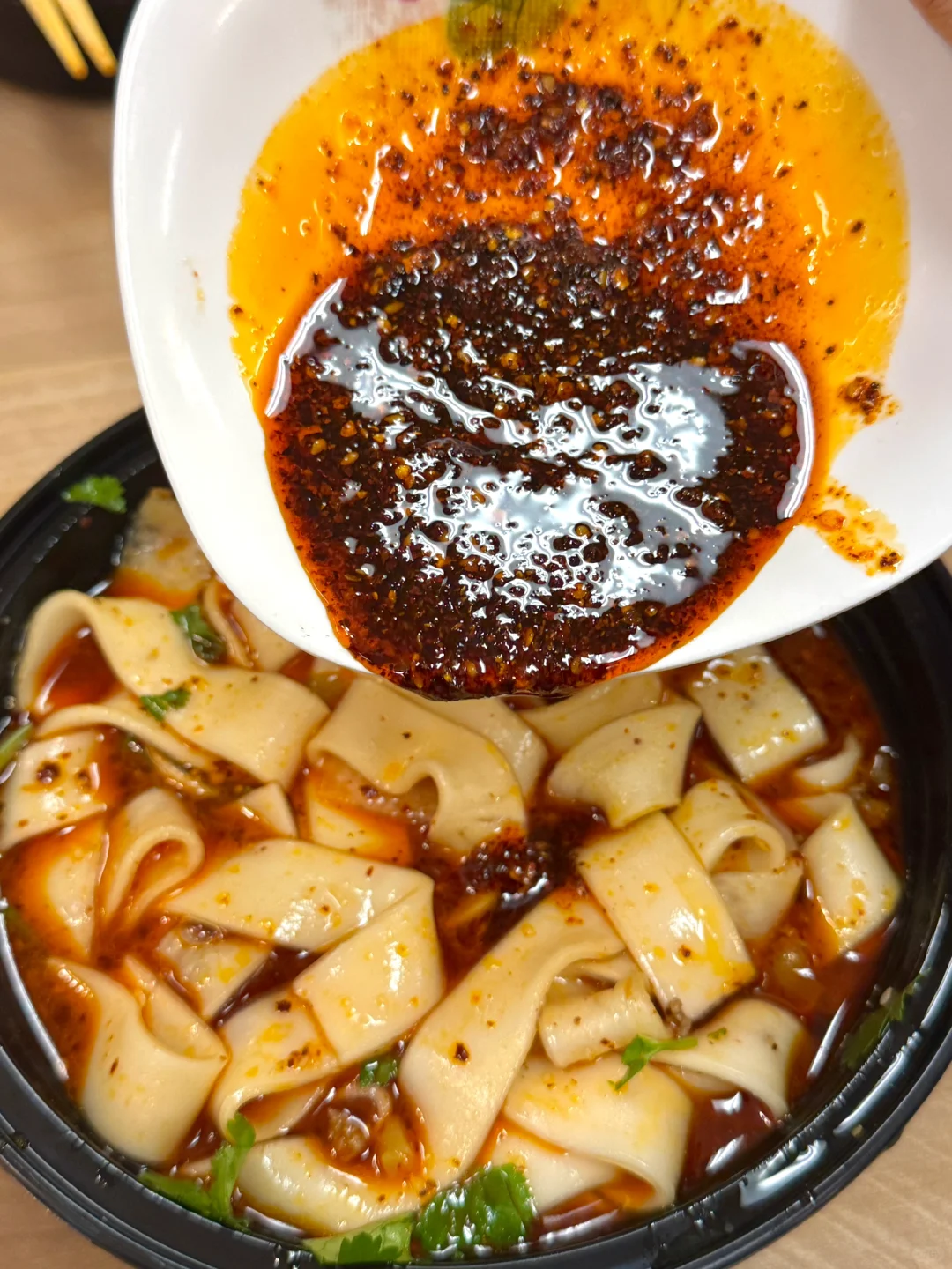 🤤 Found This Mouthwatering Chili Oil Potato Noodles in LA Too