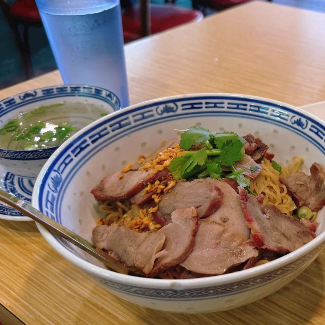 Charm Siam Thai Restaurant in Long Beach