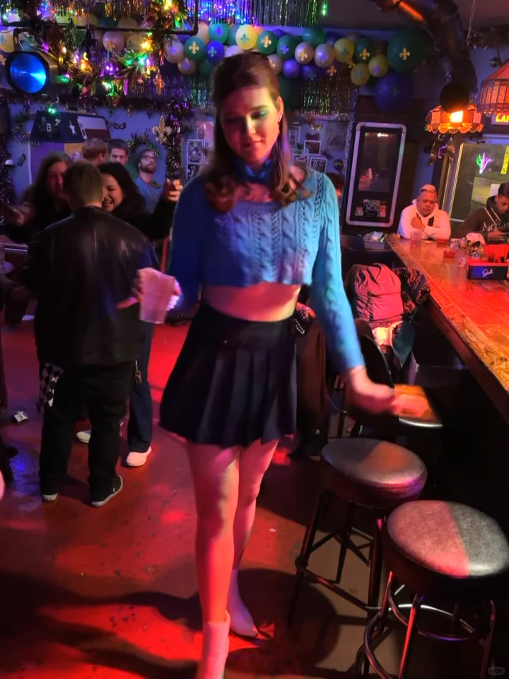 Dive Bar Outfit Check