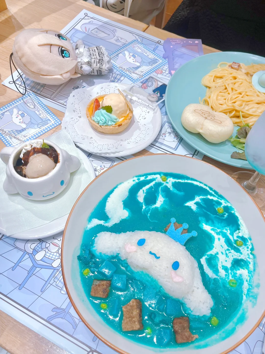 Blue Curry is Edible!! Shinjuku's Cinnamoroll Café