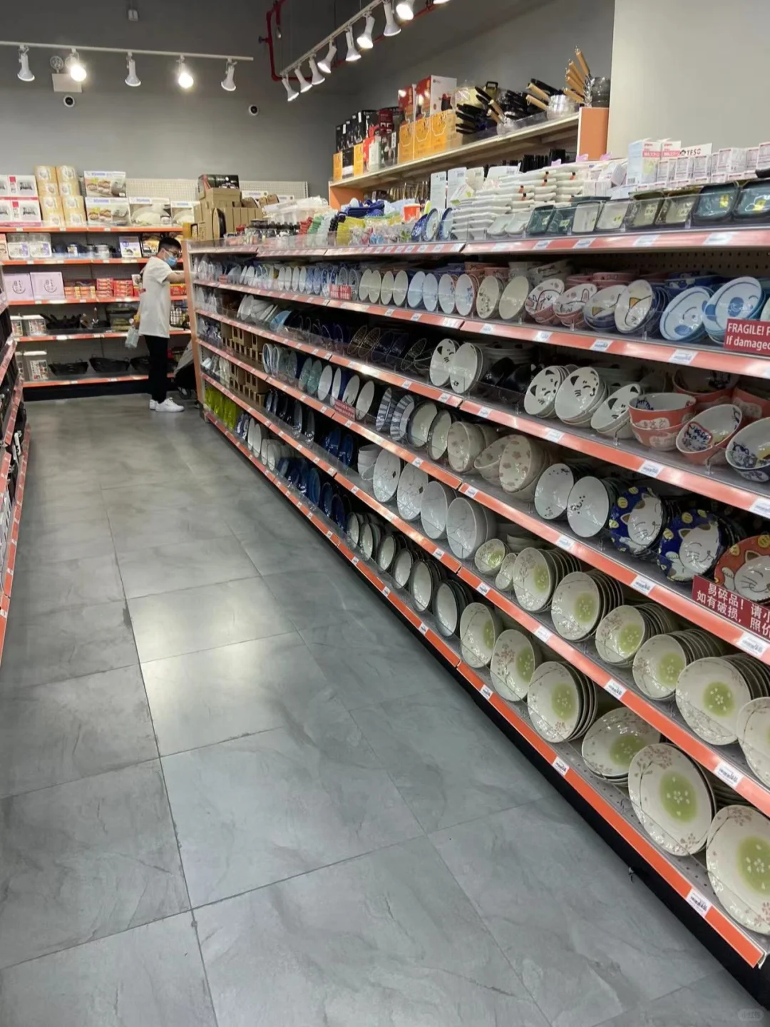 New York's Specialty Shopping Mall is a Go!