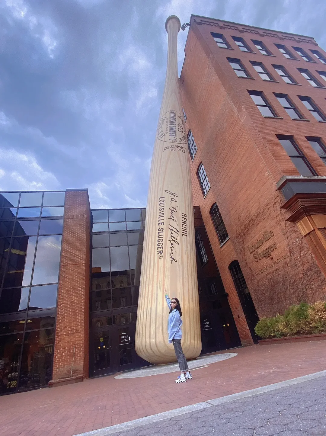 Louisville, Kentucky Travel Guide 2.0