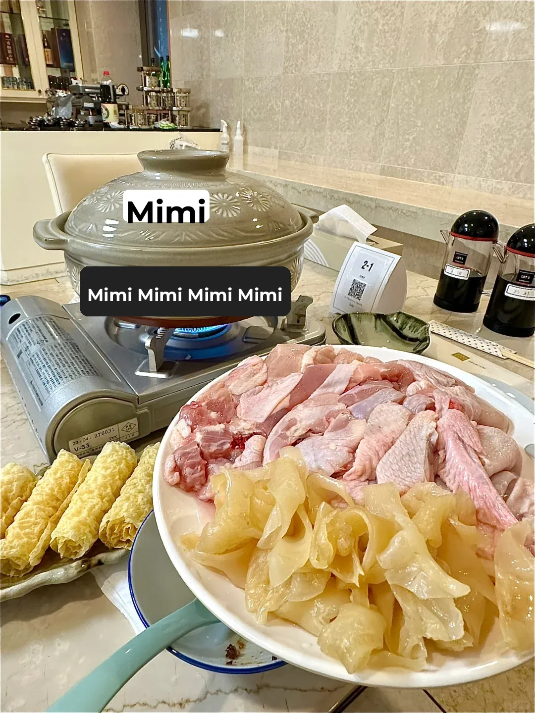 In Osaka!! Who wouldn't want to slurp down a bowl of abalone chicken soup in winter!?