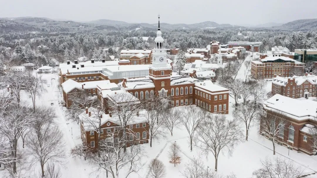 ❄ Experiencing a Frozen Fantasy at a U.S. University