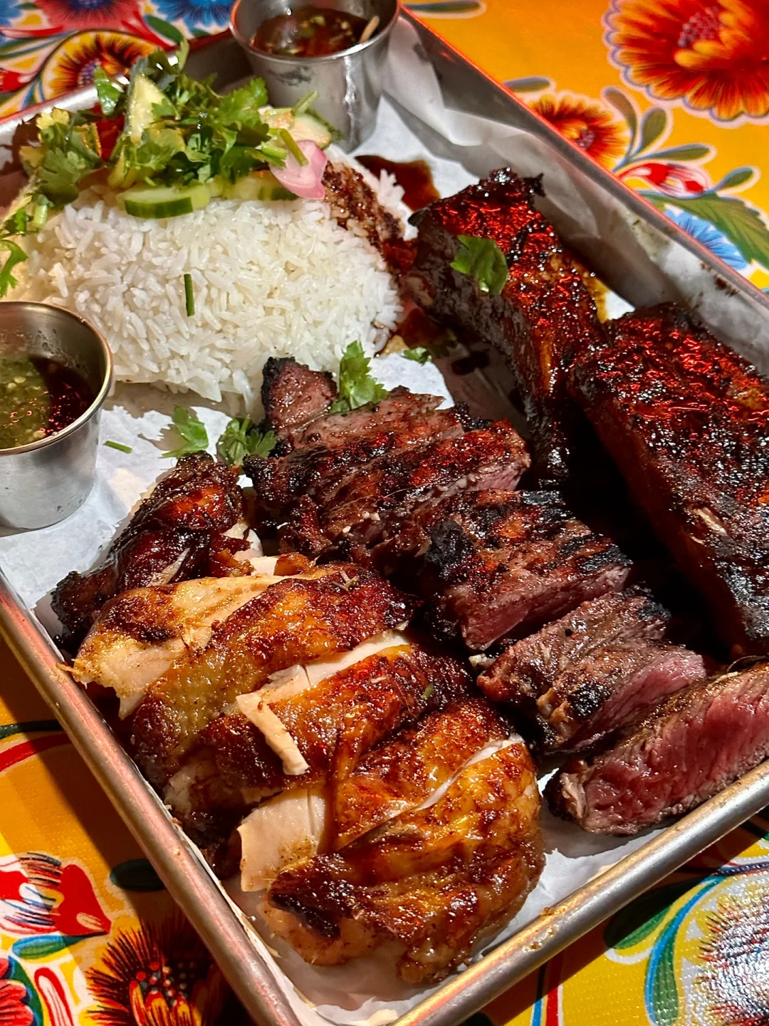 Paris | Delicious & Affordable Thai Street Food in Le Marais! BBQ Platter 😍