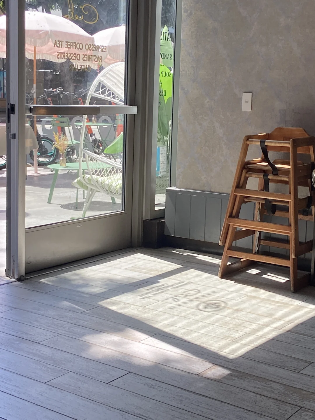 Great Spots in Santa Monica for a Coffee Chat ☕️