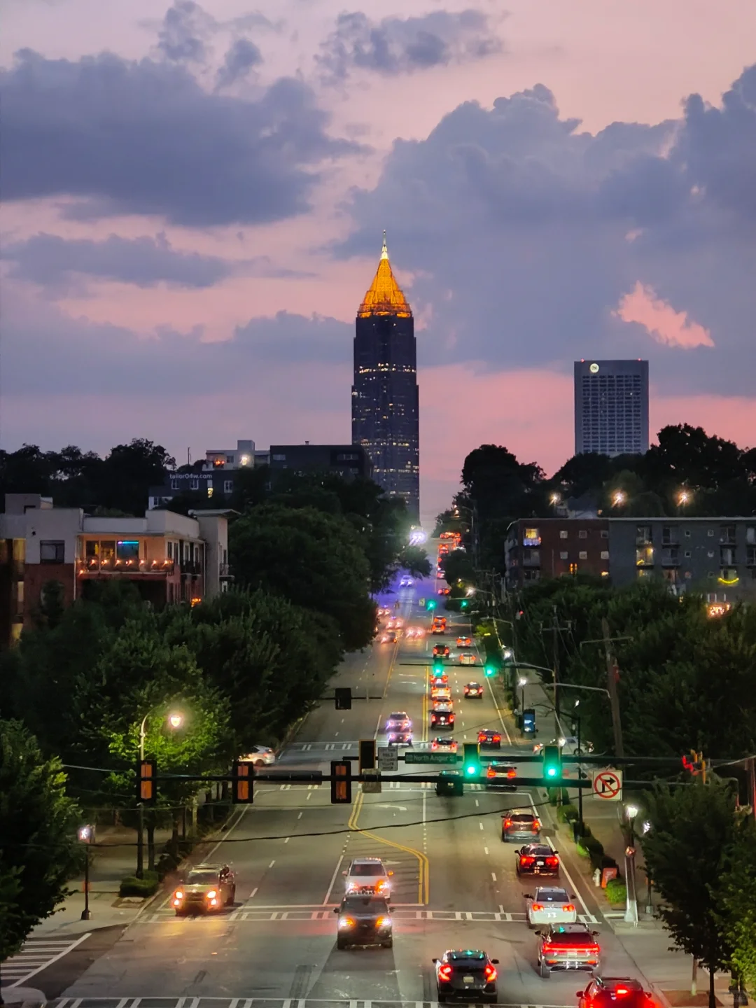 **Favorite Evening Stroll Spots in Atlanta During Summer Nights**