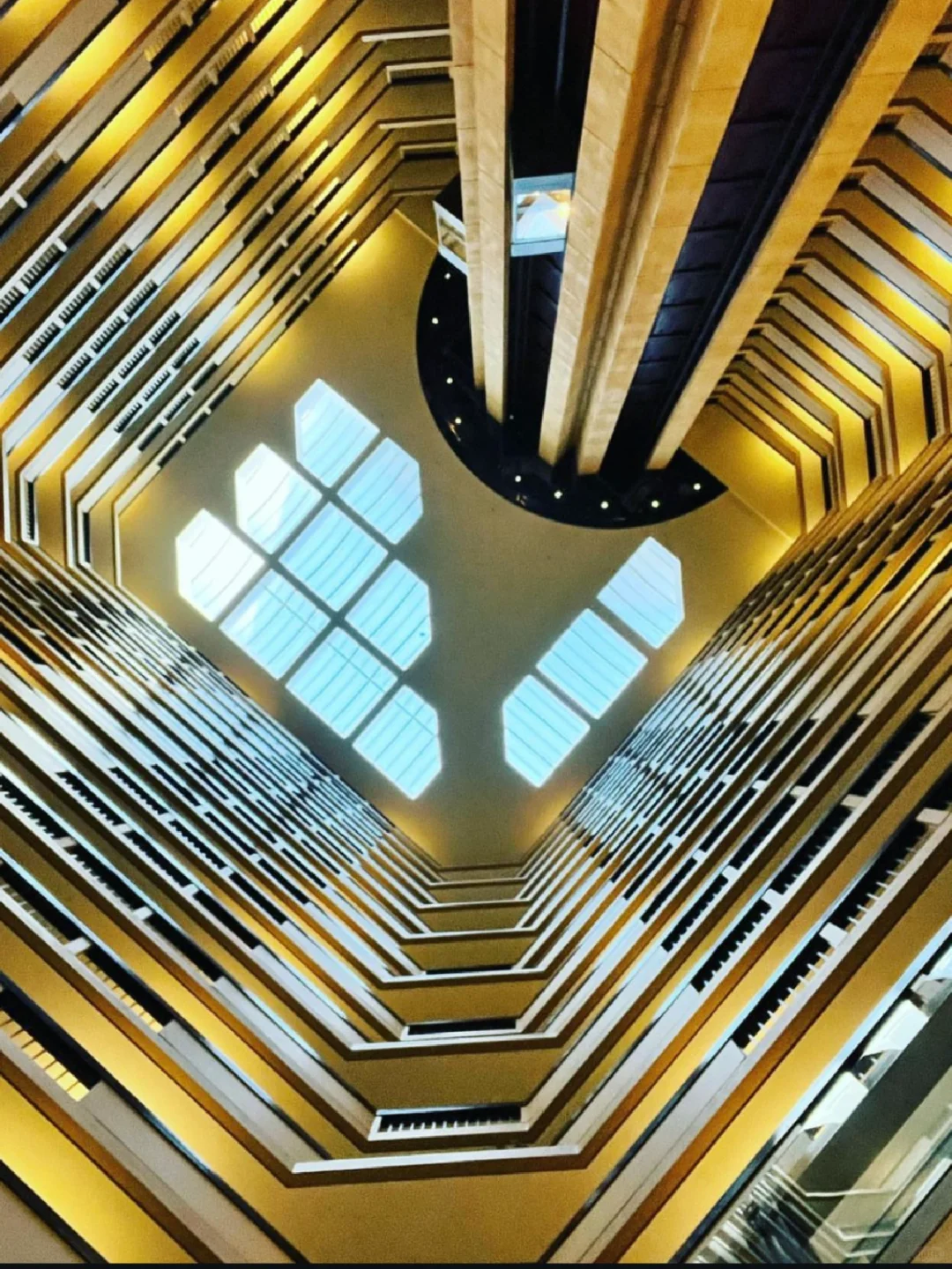 Hyatt Regency Louisville – Just Over $1K with Complimentary Breakfast and Club Lounge Access