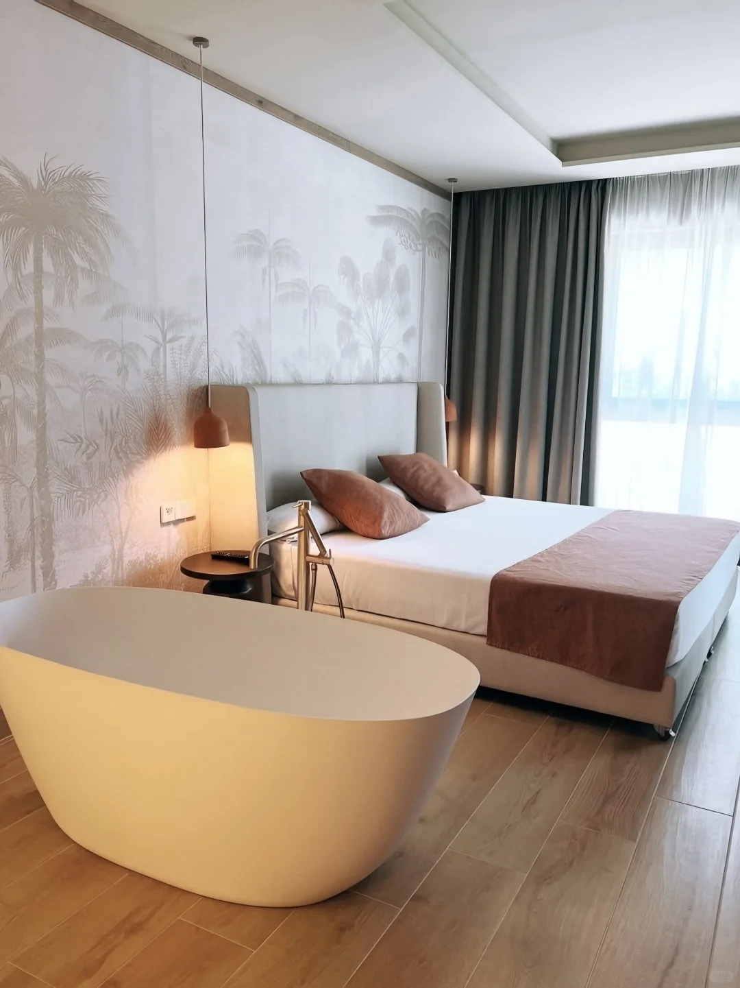 "Who Understands the Hidden Gem of Staying at This Budget-Friendly Hotel in San Francisco?! Unbelievably Affordable!"