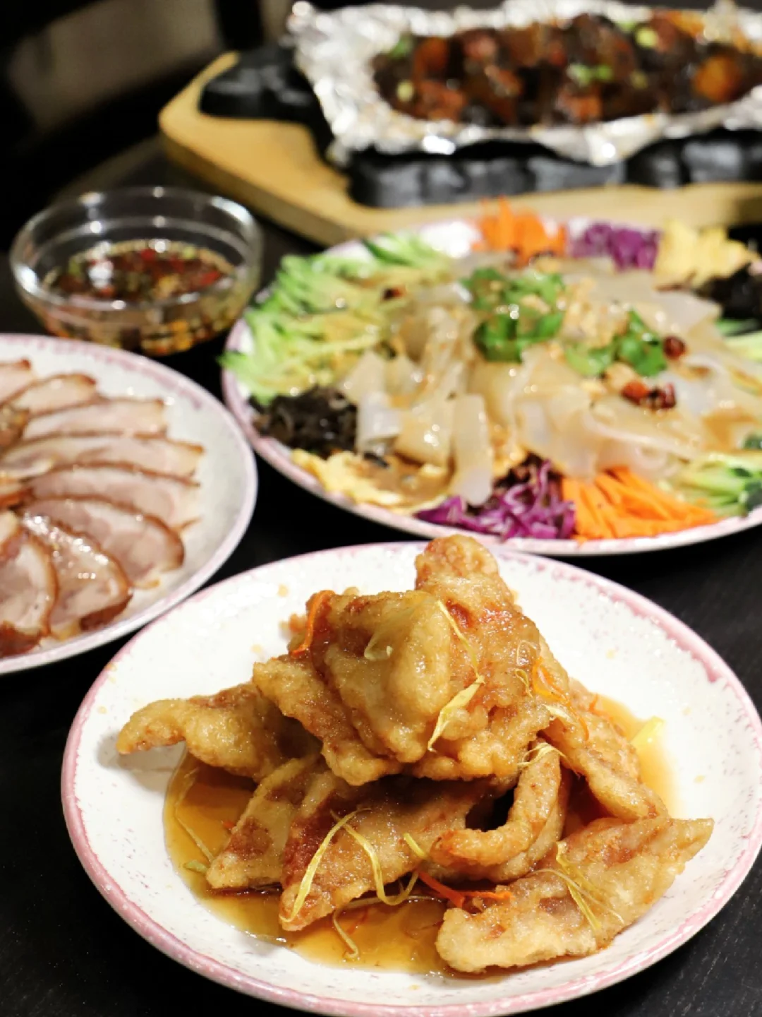 What's Hot in Paris Eats? 😋 Check Out This Video!